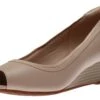 Clarks Mallory Charm Blush Leather Pump