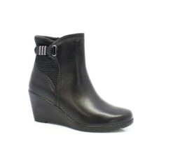 Lanni Black -Rockport Store blolanni01f